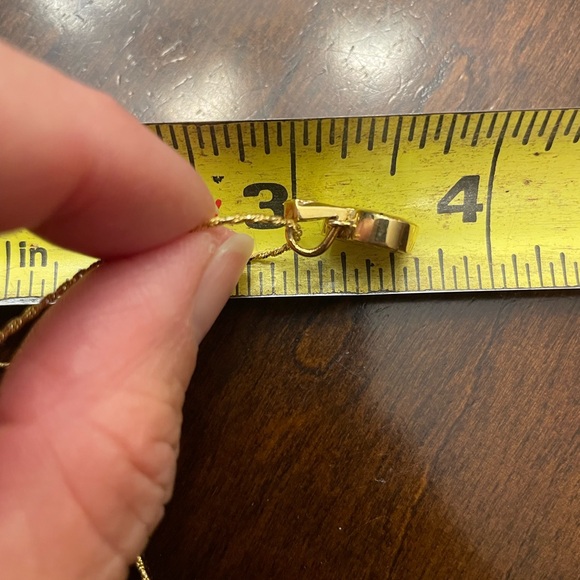 18K Gold Heart Pendant With 22 Diamonds - Picture 9 of 9